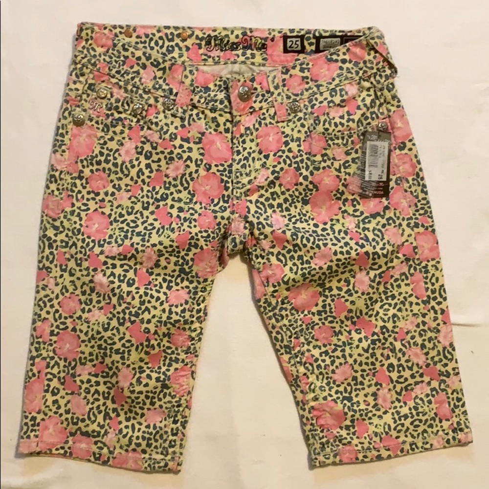 Women’s Miss Me Bermuda shorts MSRP $89
